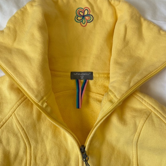 Yellow Tuff sweater. Barely worn - Picture 7 of 7
